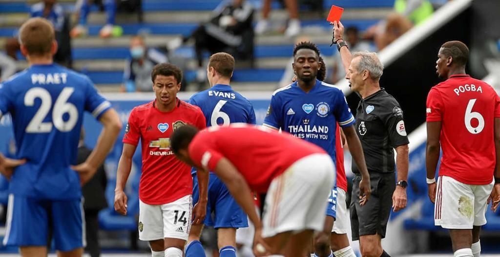 Roja directa para el que tosa en la Premier
