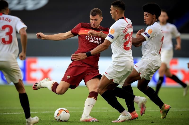 2-0. El Sevilla, a cuartos con mucha autoridad