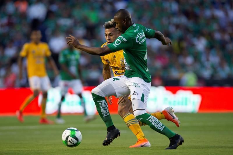 El colombiano Mosquera amplía por tres temporadas su contrato con el León