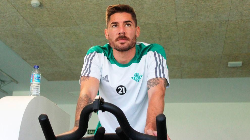 El Betis le enseña la puerta de salida a Javi García