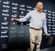 Murthy:  "¿De qué sirve un club en la bancarrota?"