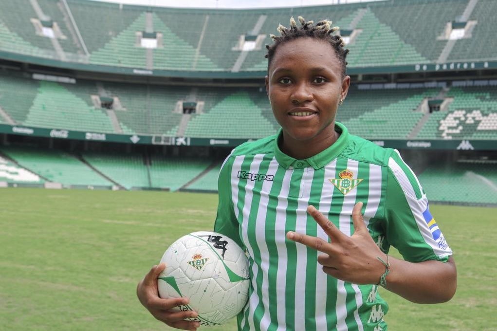 Dorine refuerza la defensa del Betis