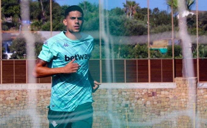 El compromiso de Bartra ante su cuarta temporada en el Betis
