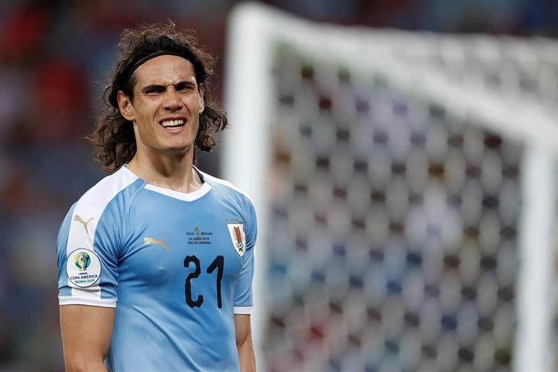 Cavani deja Uruguay rumbo a Europa con la mira puesta en el Benfica