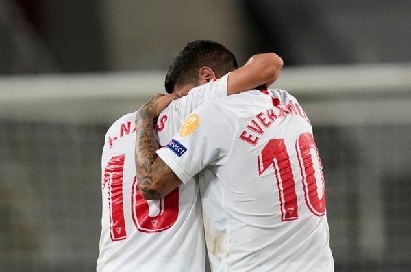 Banega y Koundé, un triunfo de "la unión" y el "partidazo de Bono"