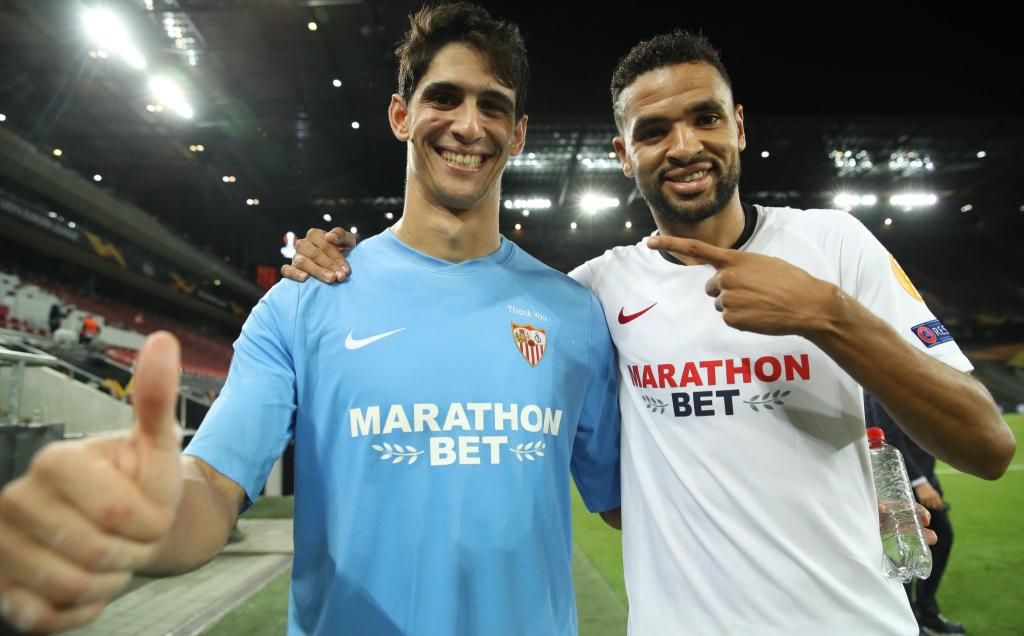 Girona y Sevilla ya han comenzado a negociar la continuidad de Bono