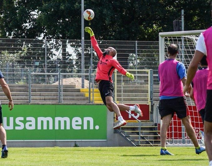 José Castro se viste de 'killer' y Monchi se 'luce' en el entrenamiento
