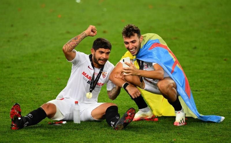 Se desvela el misterio de la bandera de Munir en la celebración