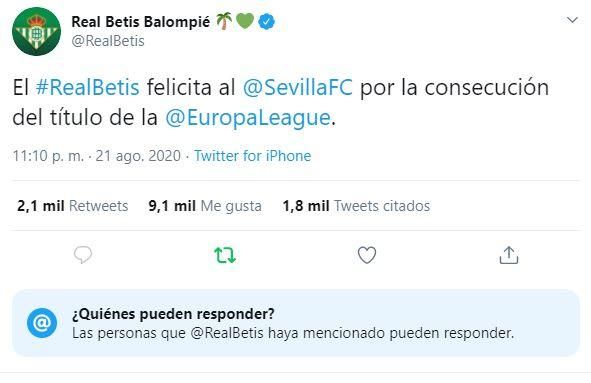 El ejemplo de sevillanía del Betis felicitando al eterno rival