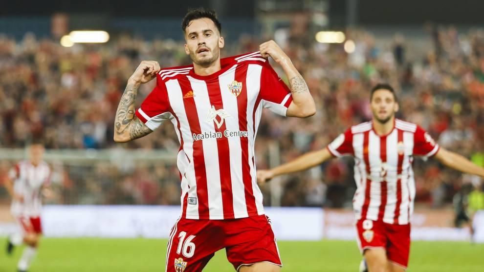 El Betis no se olvida de Lazo, pero la competencia crece