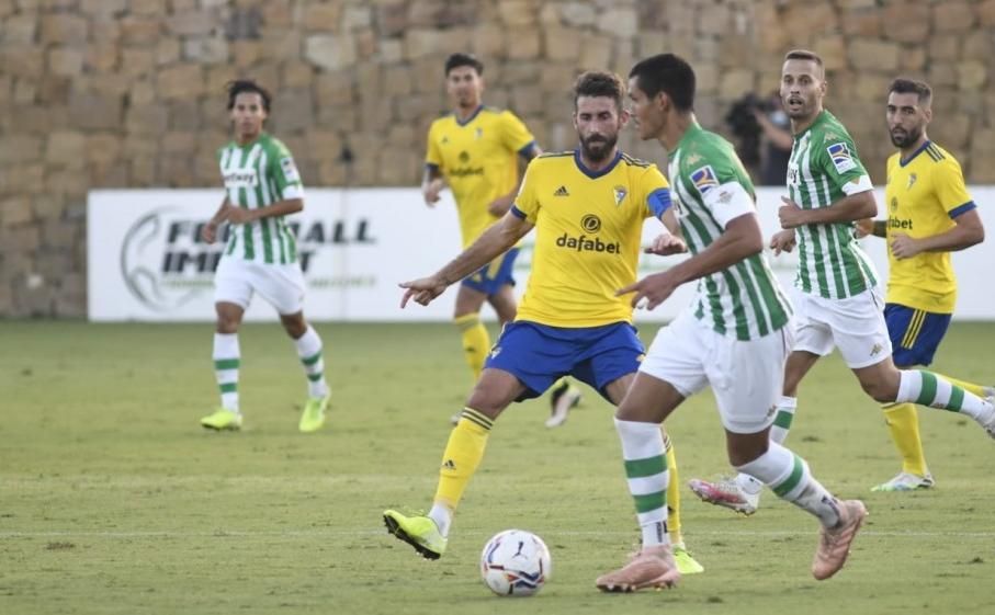 Farense, Granada y Almería, opciones para el resto de amistosos