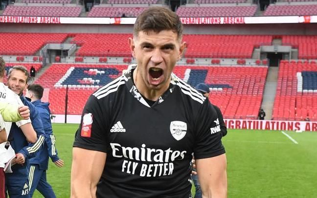 Emi Martínez, otro 'caso abierto' entre Betis y Arsenal