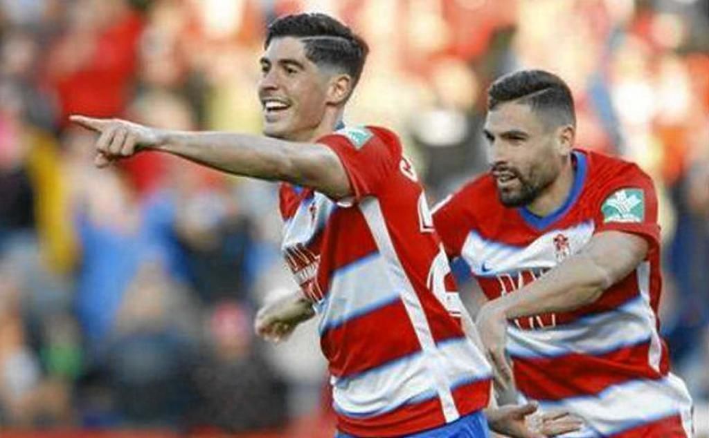 El futuro de Carlos Fernández, atado por ahora al de Darwin Núñez