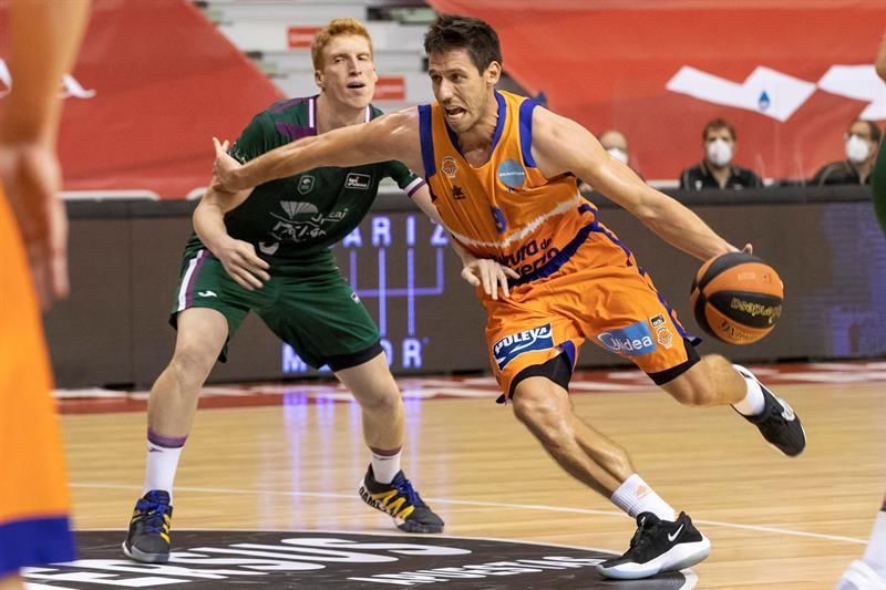 75-90. El Valencia Basket vence con autoridad al Unicaja en Murcia