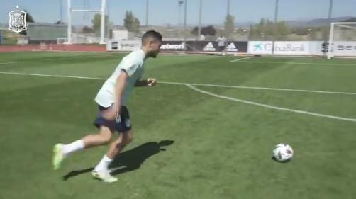 Óscar Rodríguez saca a relucir su 'cañón' con la Selección