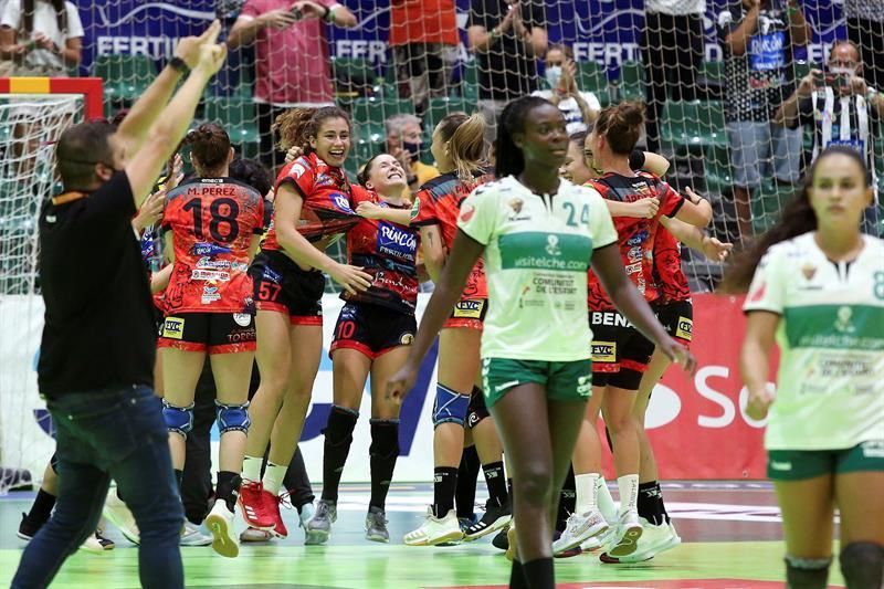 La gallega Estela Doiro (Rincón Fertilidad) es elegida mejor jugadora de la final