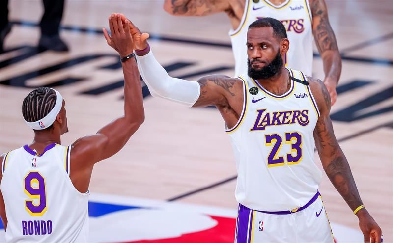 112-102. James y Rondo ponen a los Lakers con ventaja ante los Rockets
