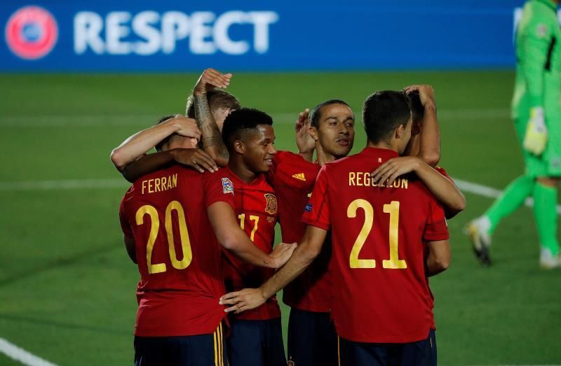 España y Ferrán Torres líderes en pases completados; Bélgica más goleadora