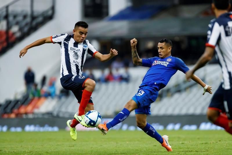 El peruano Yoshimar Yotún es baja del Cruz Azul por lesión