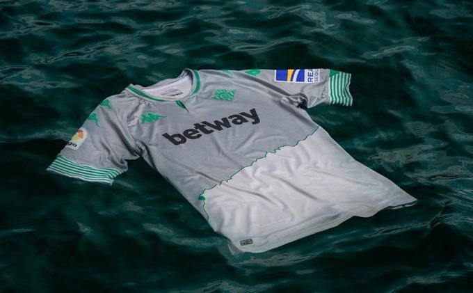 El Betis presenta la tercera camiseta de la 2020/2021