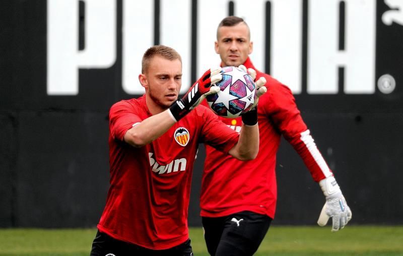 Cillessen y Jason, bajas para el debut liguero ante el Levante