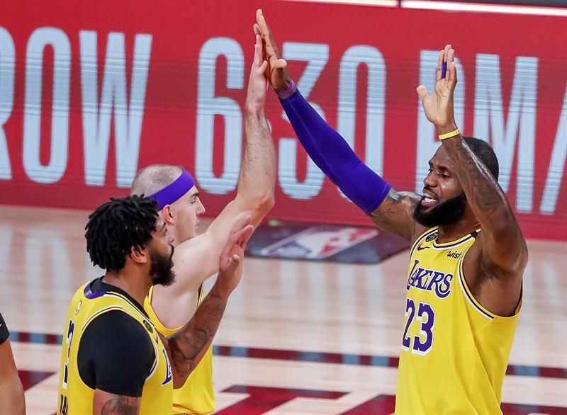 110-100. Los Lakers quedan a un triunfo de la final de la Conferencia Oeste
