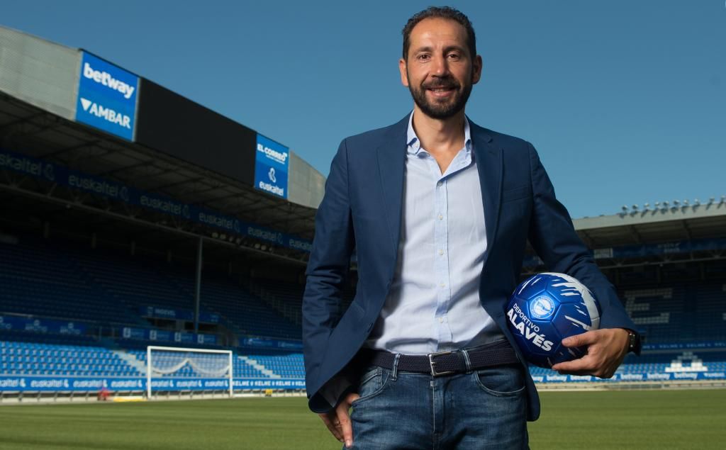 Machín: "El Betis es un rival peligroso, con jugadores de renombre y prestigio"