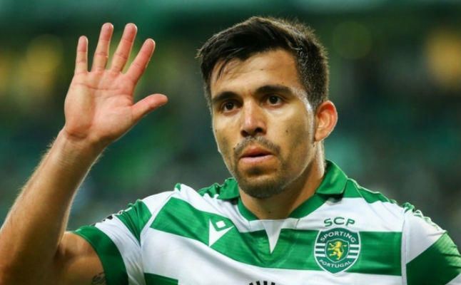 Acuña llegó ayer a Sevilla y ya ha sido sometido a las pruebas médicas previas a su fichaje