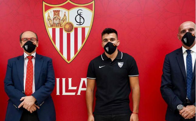 OFICIAL: Acuña es el quinto refuerzo del Sevilla y ya piensa en la Supercopa