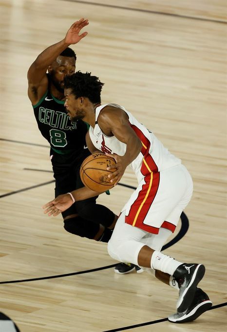 117-114. Adebayo y Dragic dan triunfo y ventaja a Heat sobre Celtics