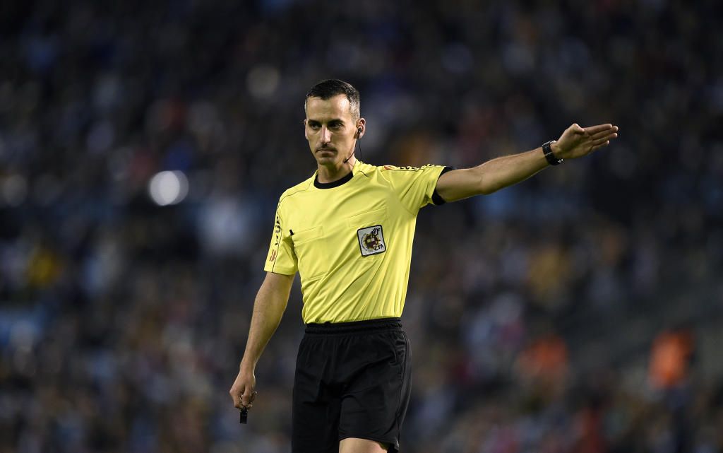 Arbitra Jaime Latre, un colegiado nefasto para el Betis