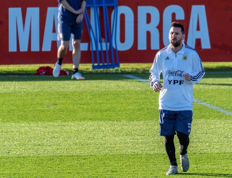 Messi encabeza una lista previa de 30 argentinos para el comienzo de las eliminatorias