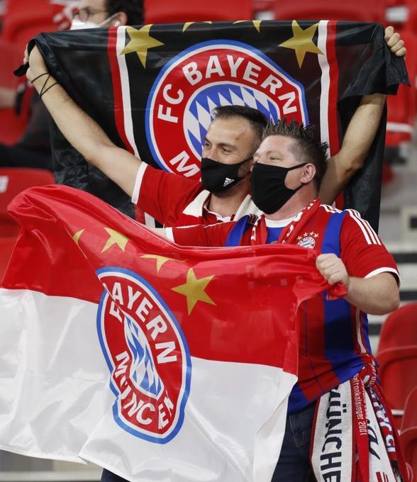 Miles de aficionados desafían a la COVID para ver en directo la Supercopa