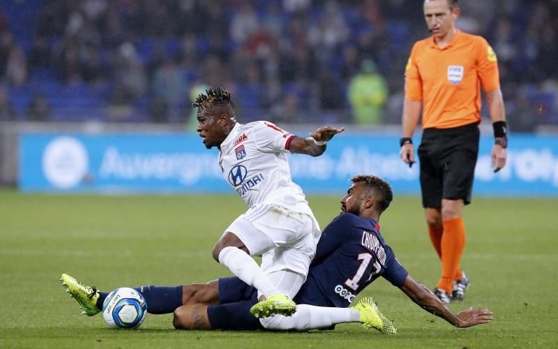 El Elche ultima la cesión de Youssouf Koné, lateral del Olympique de Lyon