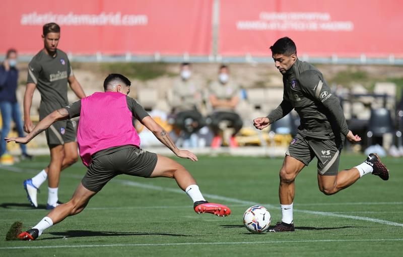 Simeone: "Claro que pueden jugar juntos Suárez y Costa"