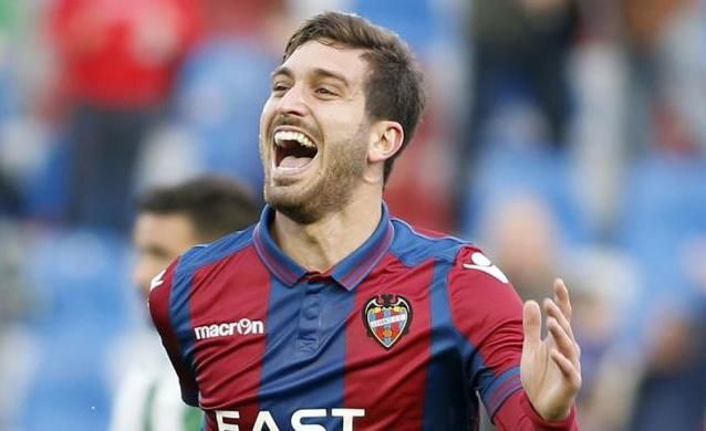El Levante duda: vender a Campaña -con el Sevilla atento- o no fichar