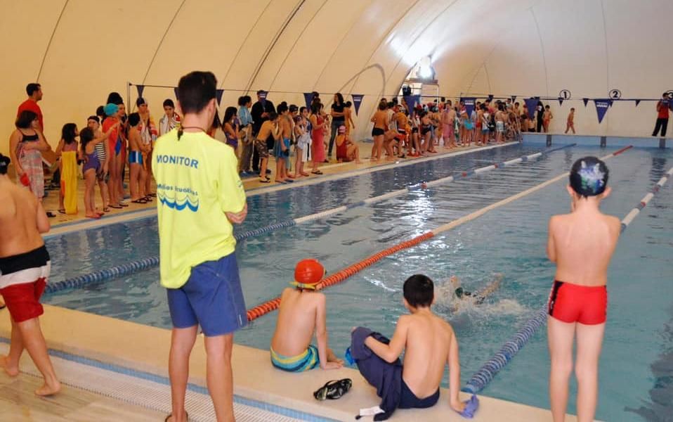 Tomares cierra su piscina cubierta