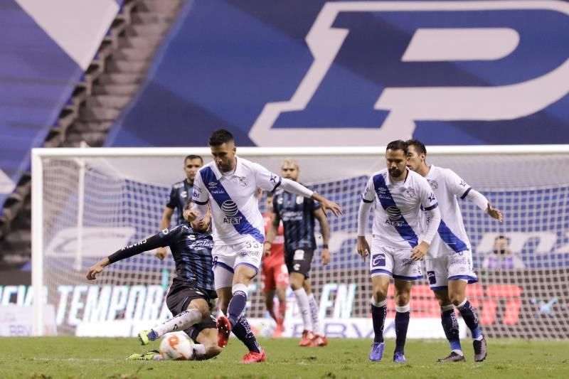 El uruguayo Sosa celebra primer gol pero lamenta que el Querétaro empató