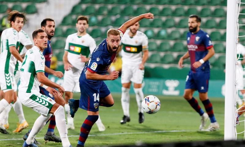 0-0. El Elche resiste el acoso del Huesca