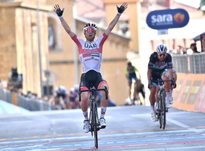 Ulissi gana en Agrigento por delante de Sagan y Ganna sigue de rosa
