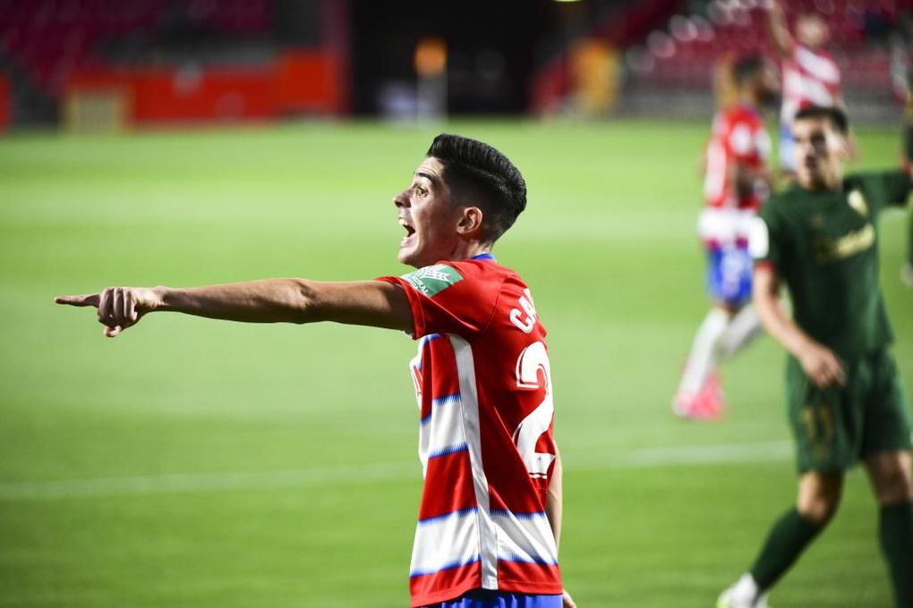 Preguntan desde Alemania por Carlos Fernández