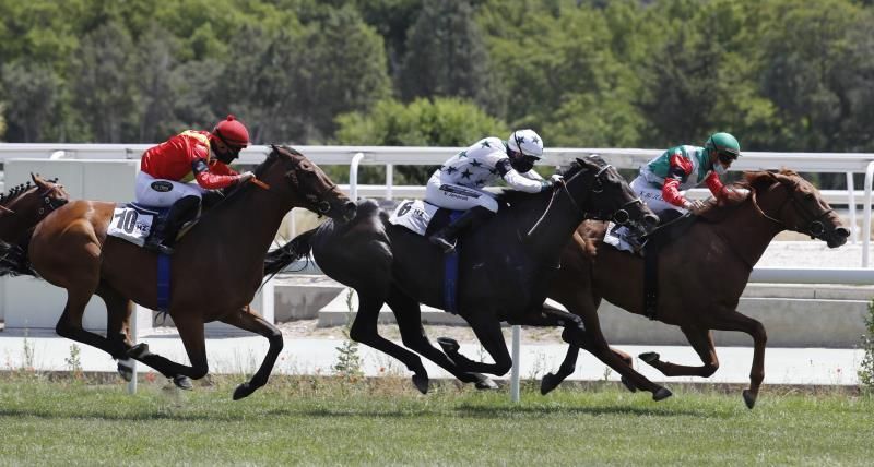 Jinetes de México y Panamá marcan regreso de carreras de caballos en México