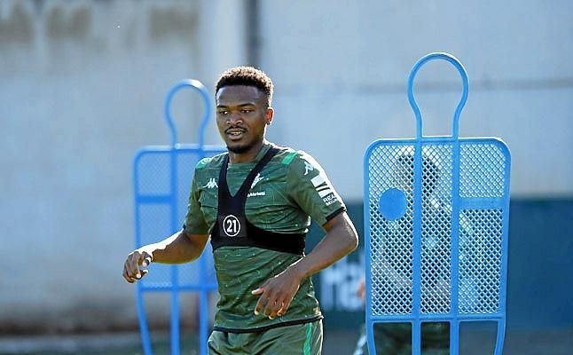 Kaptoum rescinde con el Betis; queda Francis