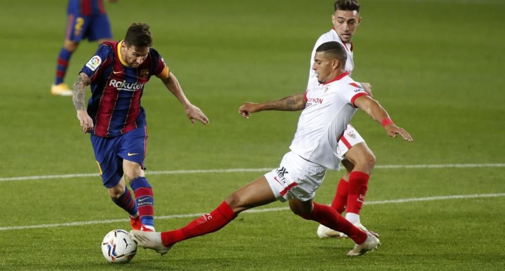 Koeman se queja de un penalti no pitado a Messi