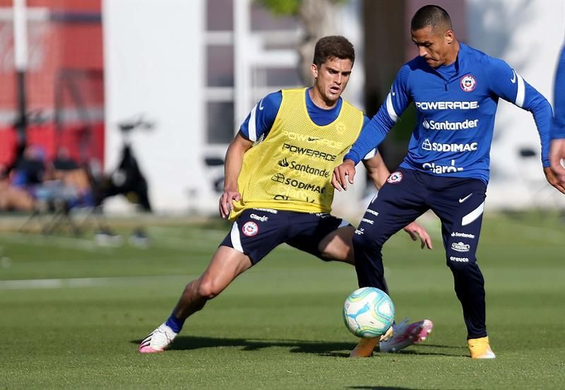 Alexis y Vidal se unen a los entrenamientos de Chile para enfrentar a Uruguay