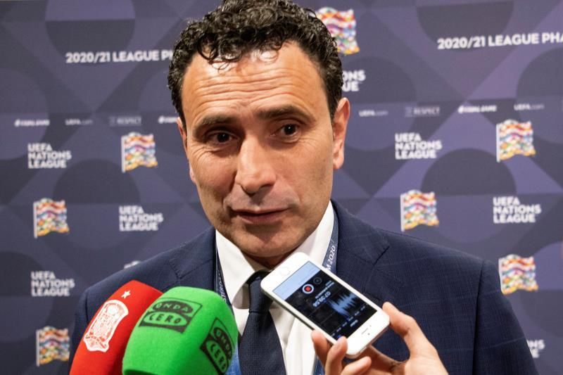 Molina renueva su contrato como director deportivo de la Federación
