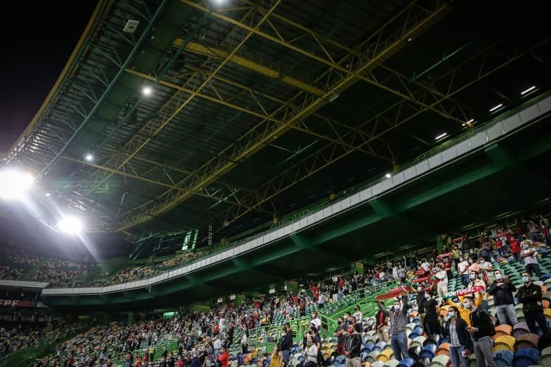 Los aplausos del público vuelven a Portugal en el amistoso contra España