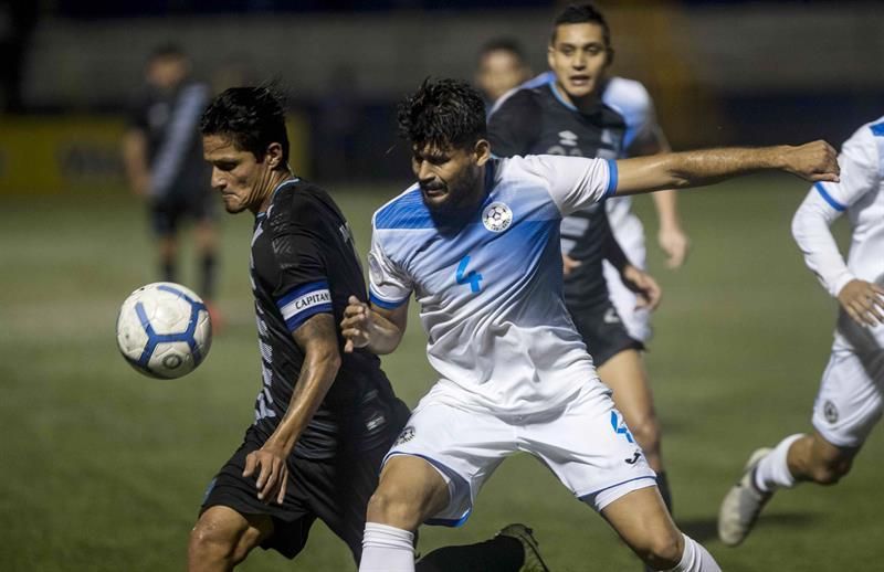 Nicaragua y Guatemala empatan 0-0 en un juego rocoso