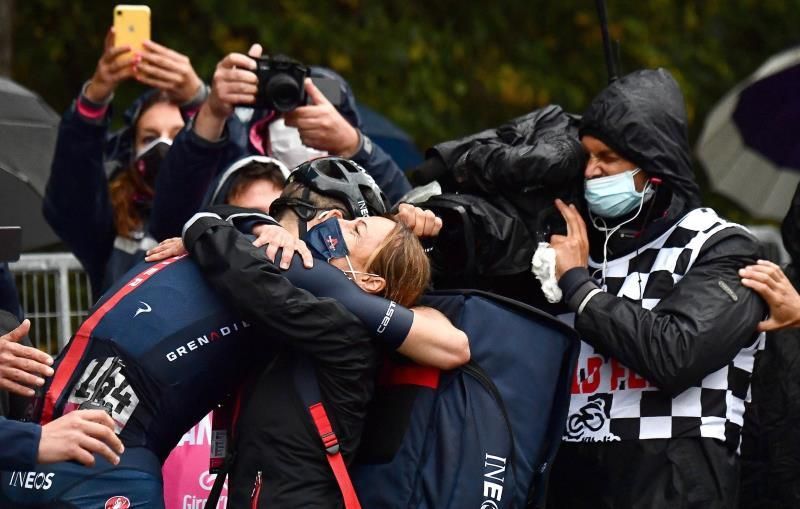 Obra de arte de Ganna en Camigliatello y Almeida sigue de rosa