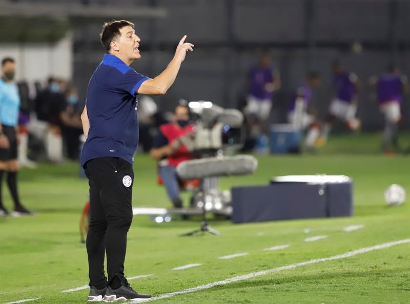 Berizzo lamenta los "desajustes defensivos" de Paraguay en el empate con Perú